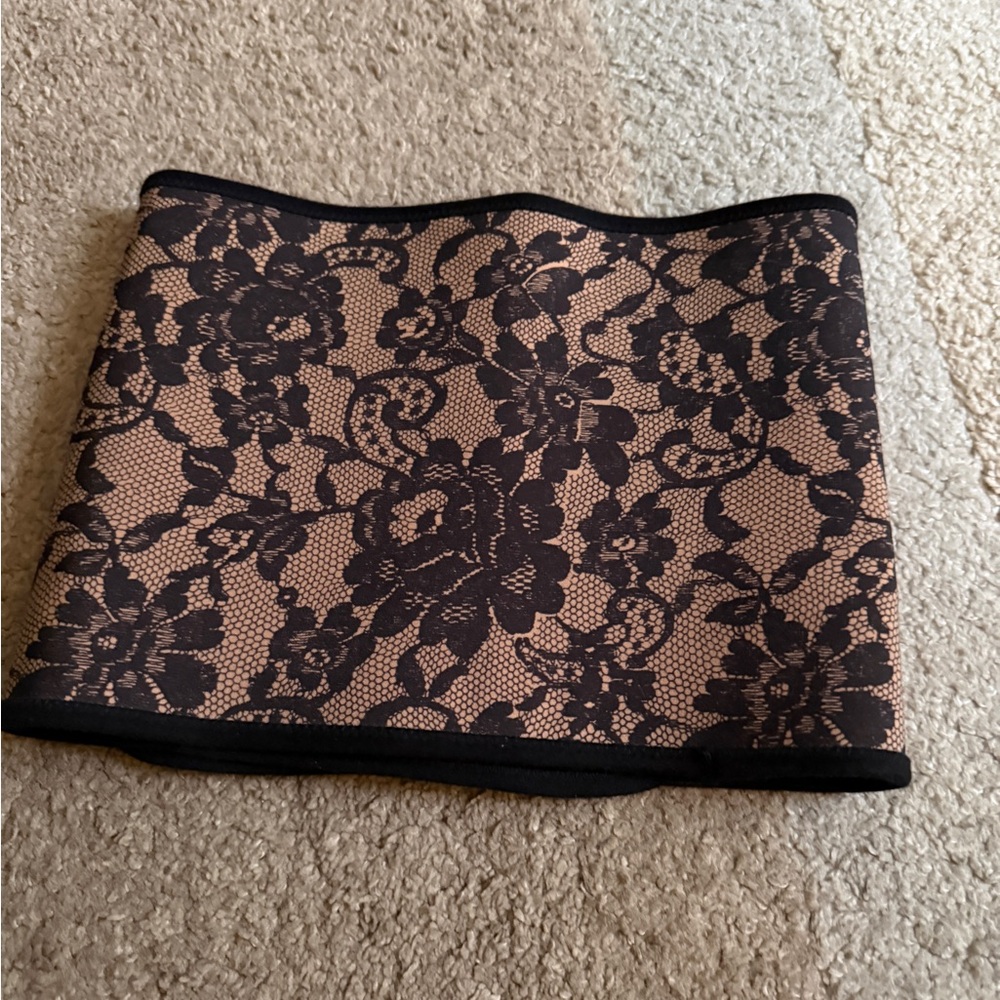Belly Bandit Couture Lace Floral- small - Picture 2 of 4